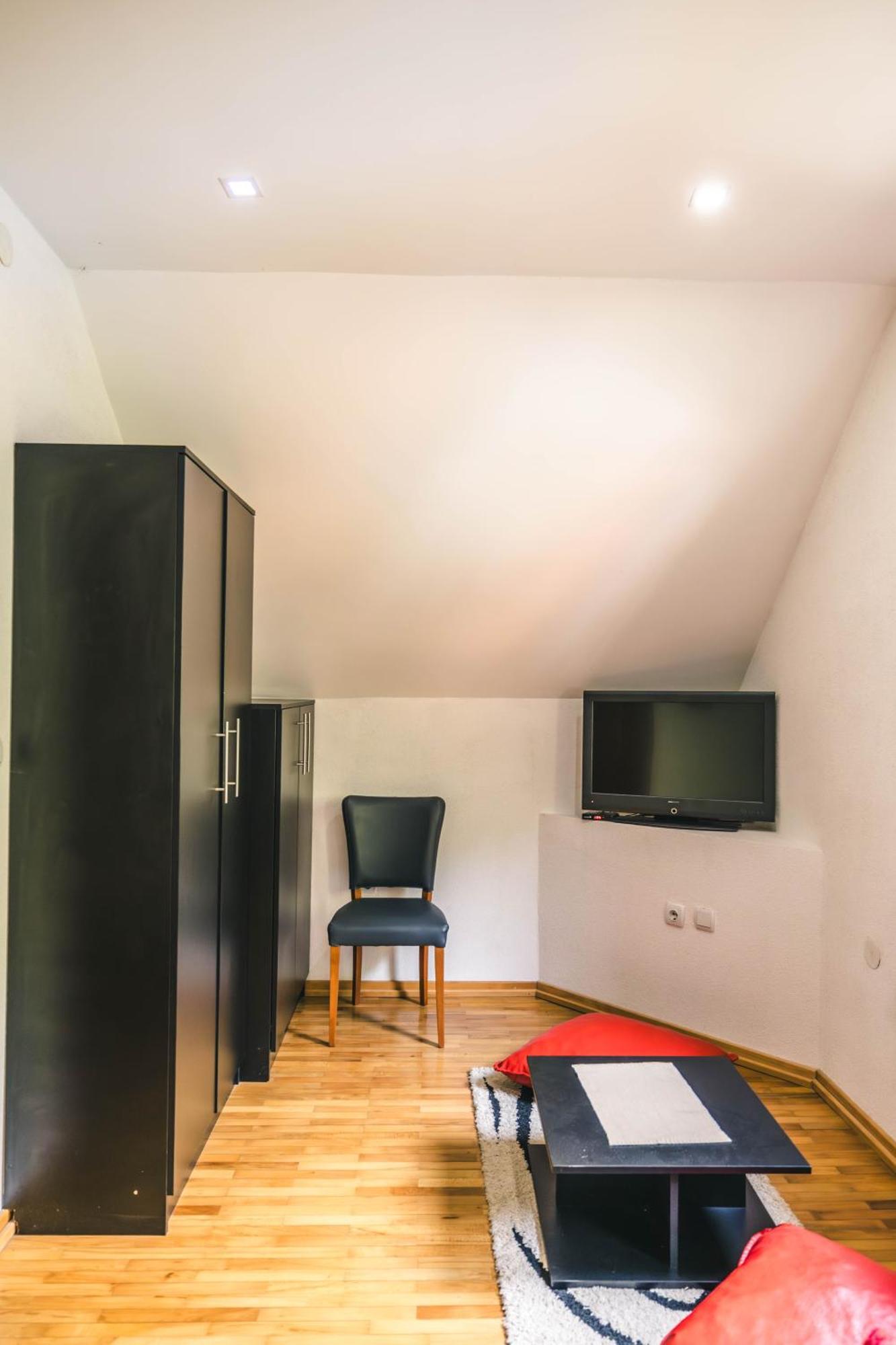 Lodge Zeleni Svet Crni Vrh Exteriör bild