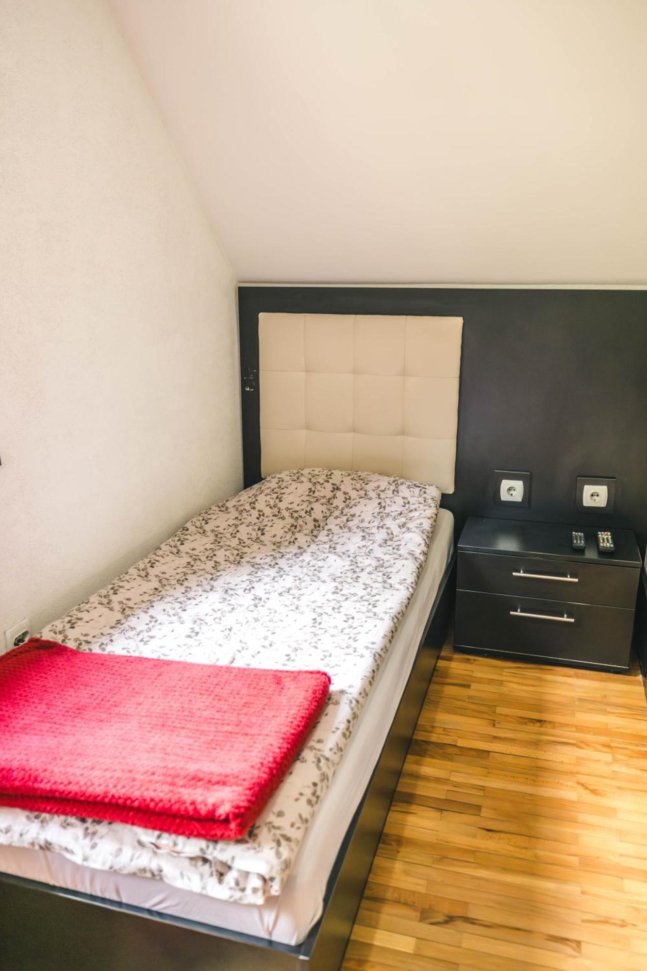 Lodge Zeleni Svet Crni Vrh Exteriör bild