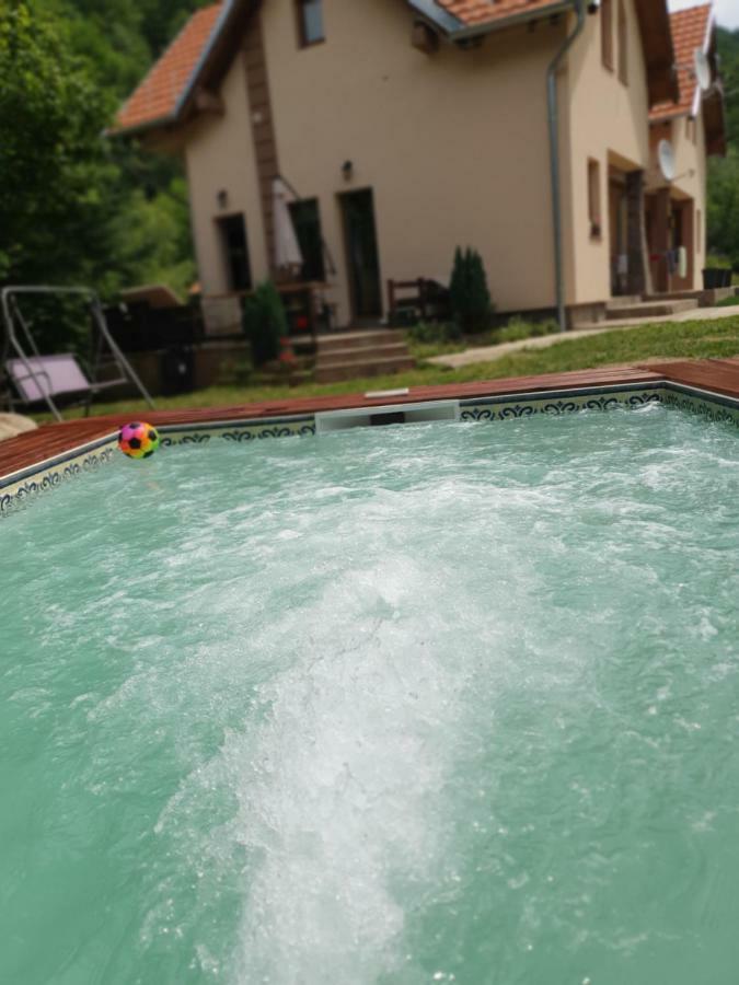 Lodge Zeleni Svet Crni Vrh Exteriör bild