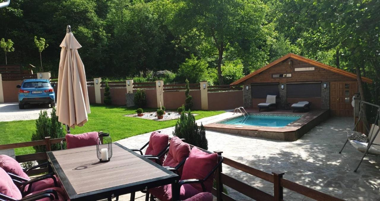 Lodge Zeleni Svet Crni Vrh Exteriör bild